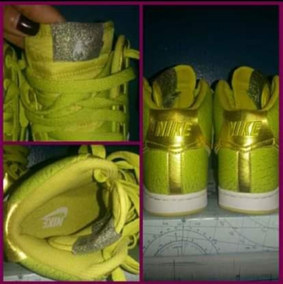 Nike - Picture 2 of 4